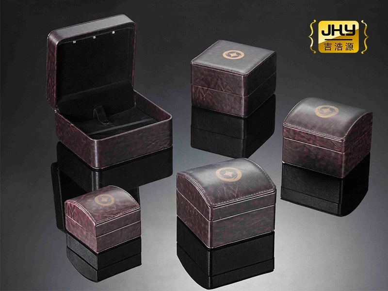 77 Plastic Watch Set Box