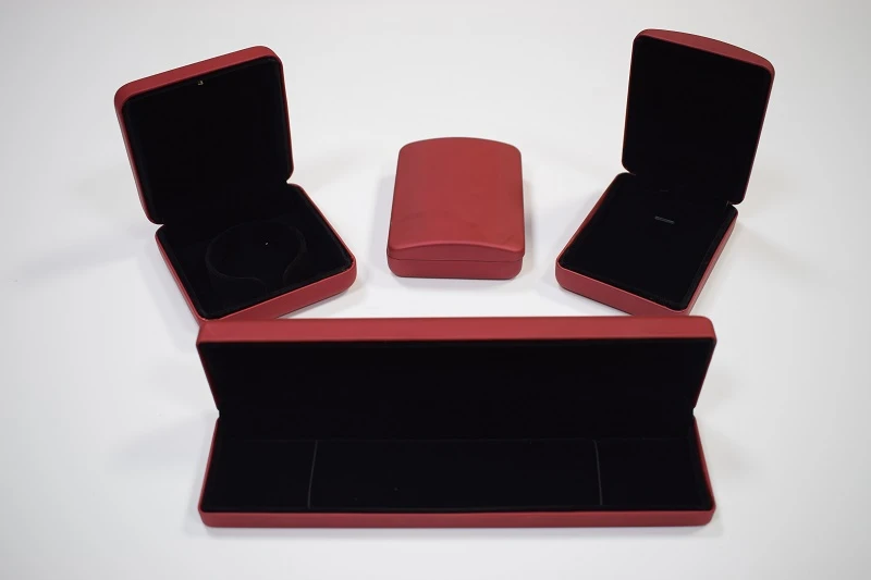 8 Red Jewellery Set Box