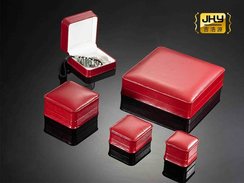 18 Red Leather Jewellery Organiser
