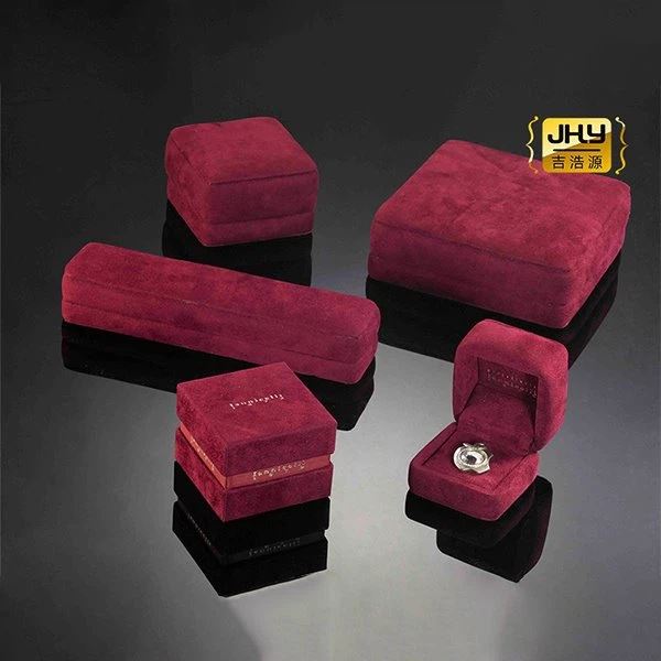 Red Velvet Schmuck Organisator