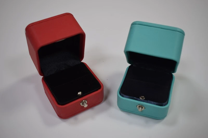 9 Travelling Portable Jewellery Box