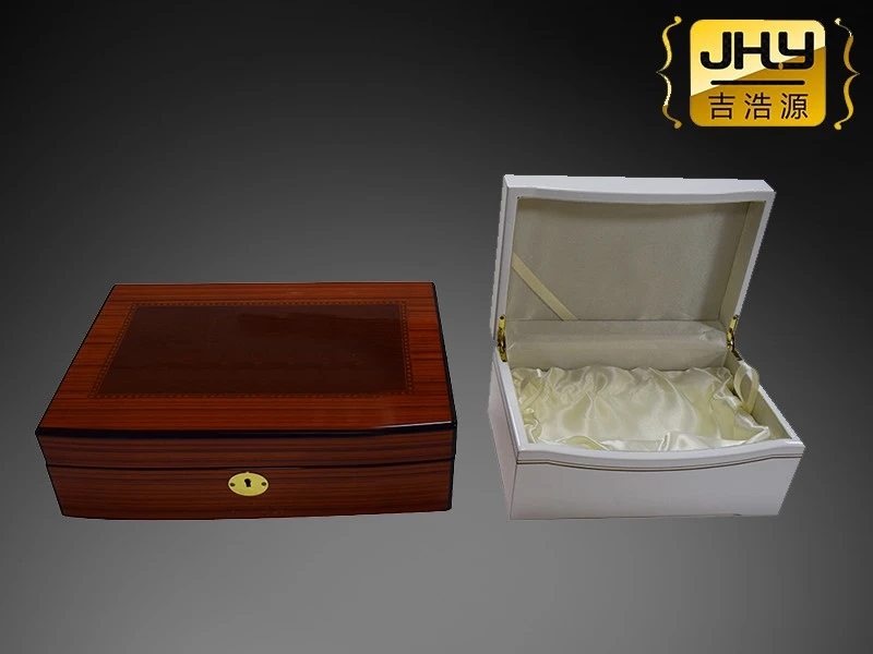4 High-grade vintage coin box