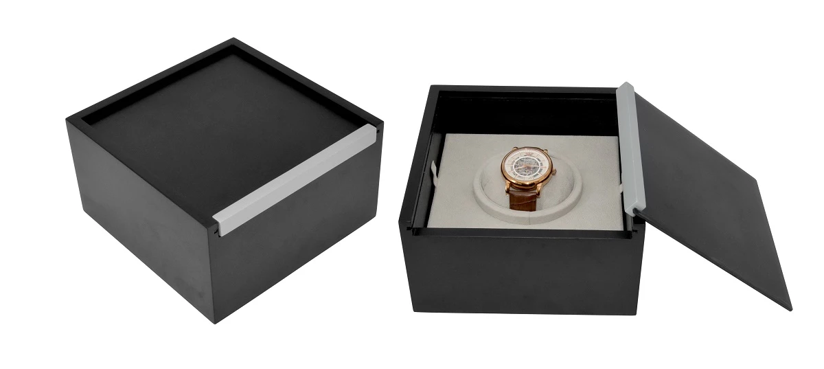 An Exquisite Single Watch Box