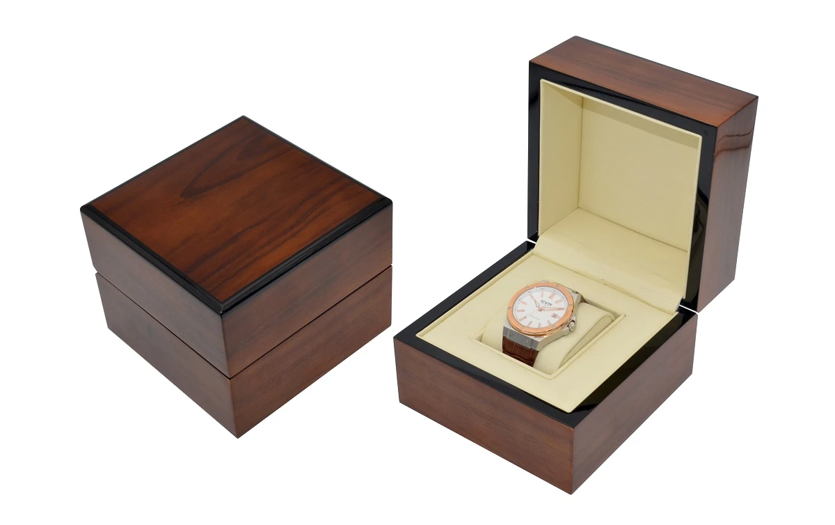 72 Curry Wooden Glossy Lacquered Watch Box