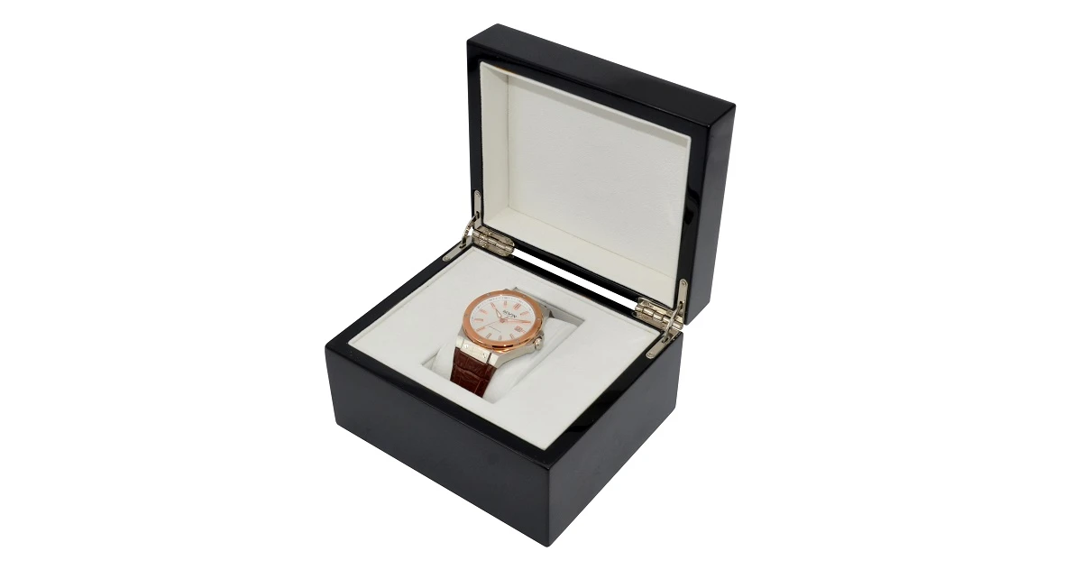 High-gloss wooden metal clasp watch box