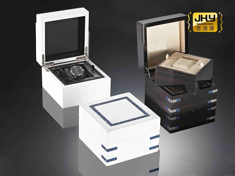 23 Luxury Wooden Watch Box with Pillow